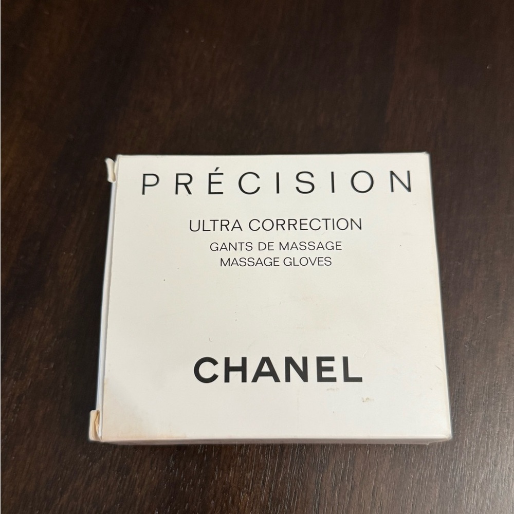 Chanel Ultra Precision Massage Gloves